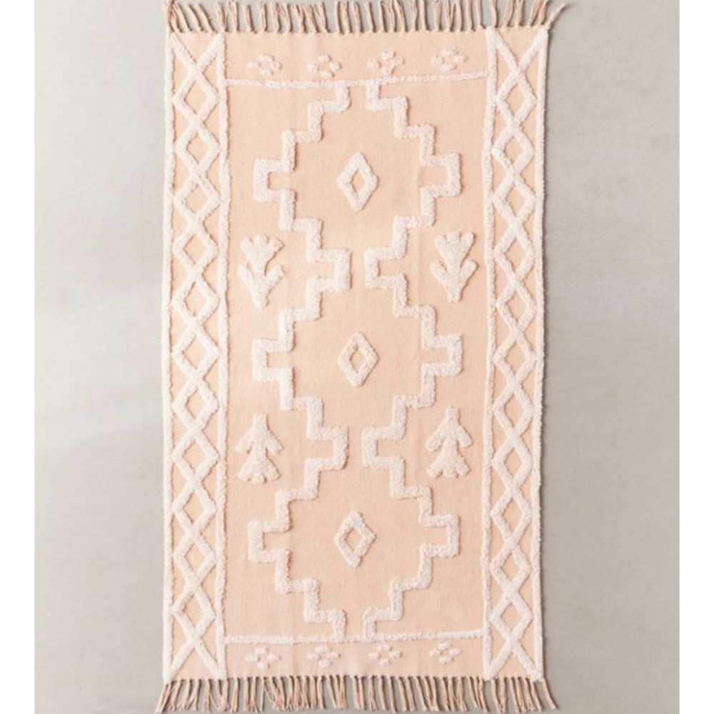 UO Isidora Tufted Rug
